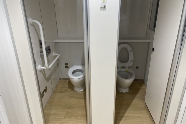 足立区立内小中学校トイレ改修工事